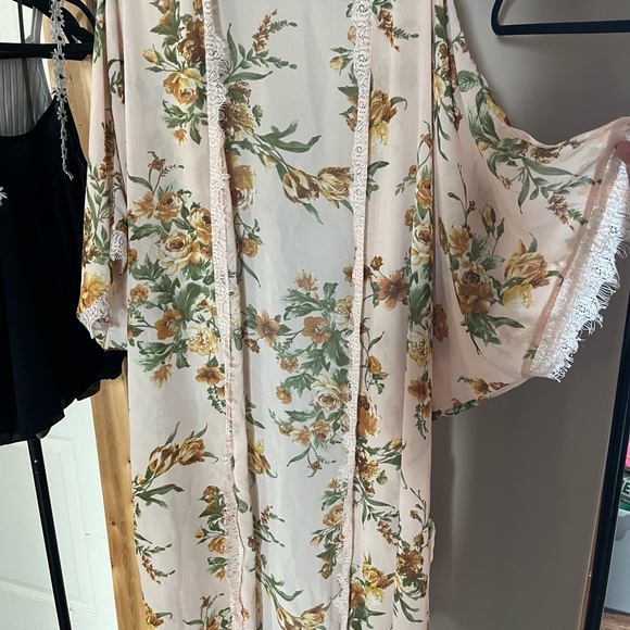 Pink Floral Kimono - Picture 2 of 3